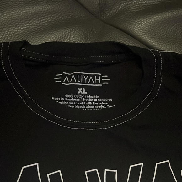 NWOT Aaliyah Long sleeve Black Tee XL - Picture 2 of 3